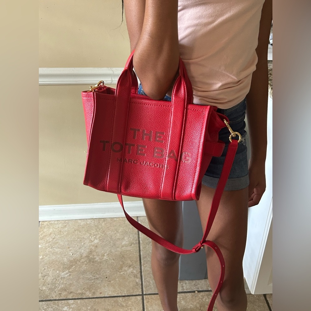 Marc Jacobs the leather small tote bag